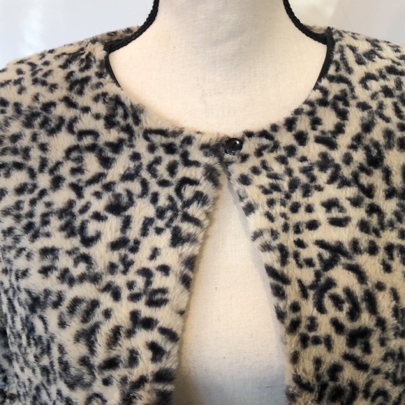 Bonnie Jean faux fur animal  print cape jacket SZ L girls or S women’s holiday - Picture 2 of 6
